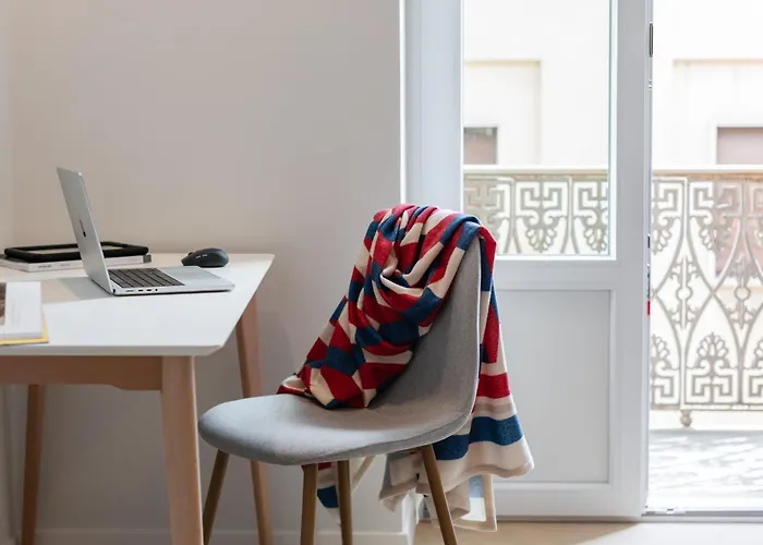 Gioberti's - 100 Sqm - 2 Bedrooms And Free Private Parking In The Center 아파트 *