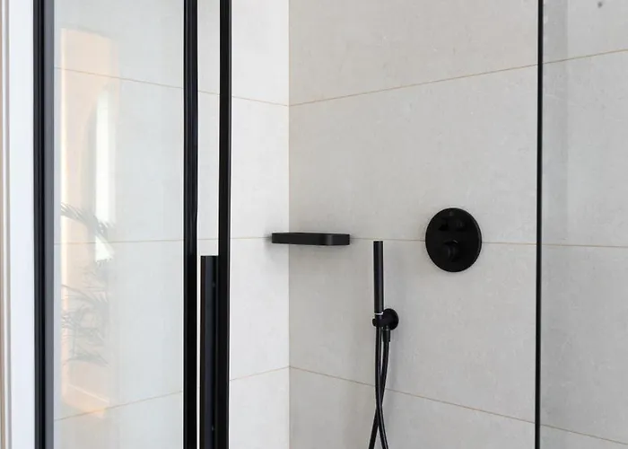 Gioberti's - 100 Sqm - 2 Bedrooms And Free Private Parking In The Center 토리노