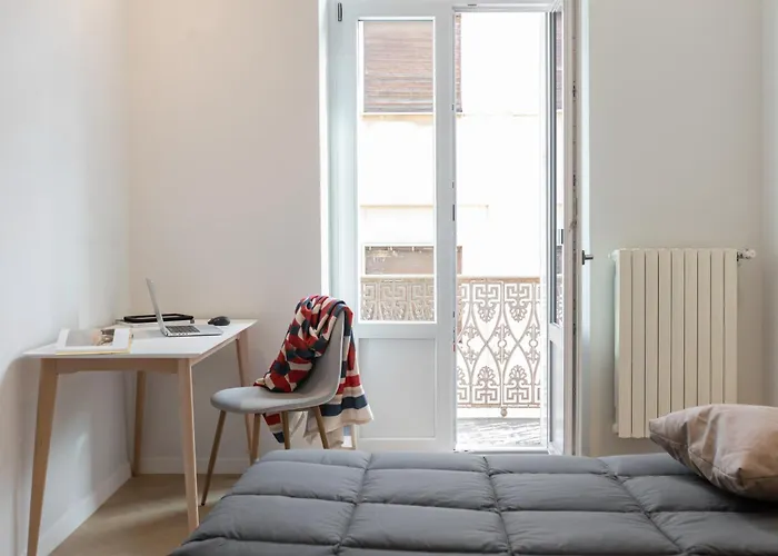 Gioberti's - 100 Sqm - 2 Bedrooms And Free Private Parking In The Center 아파트