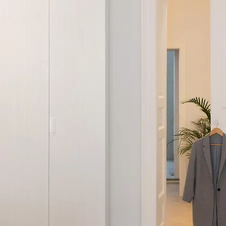 Gioberti's - 100 Sqm - 2 Bedrooms And Free Private Parking In The Center Lägenhet