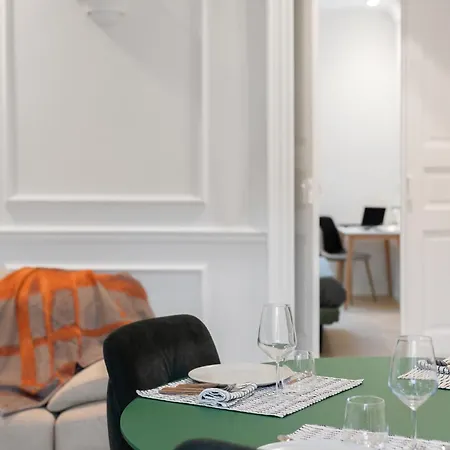 Gioberti's - 100 Sqm - 2 Bedrooms And Free Private Parking In The Center Lägenhet Turin