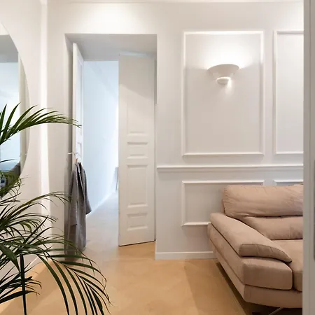 Gioberti's - 100 Sqm - 2 Bedrooms And Free Private Parking In The Center Lägenhet *