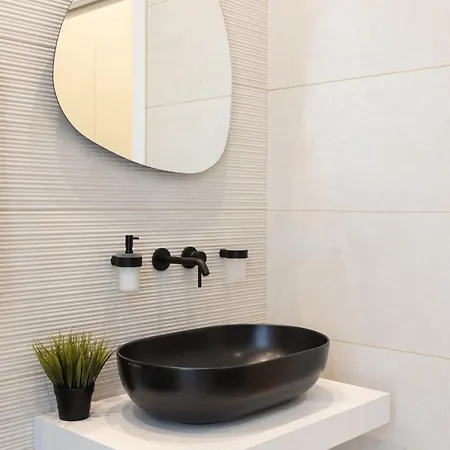 Lägenhet Gioberti's - 100 Sqm - 2 Bedrooms And Free Private Parking In The Center Turin