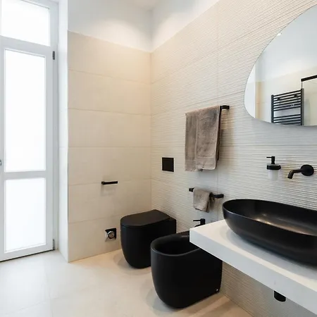 Lägenhet Gioberti's - 100 Sqm - 2 Bedrooms And Free Private Parking In The Center