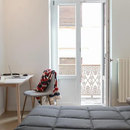 Gioberti's - 100 Sqm - 2 Bedrooms And Free Private Parking In The Center Lägenhet