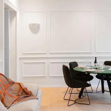 Lägenhet Gioberti's - 100 Sqm - 2 Bedrooms And Free Private Parking In The Center