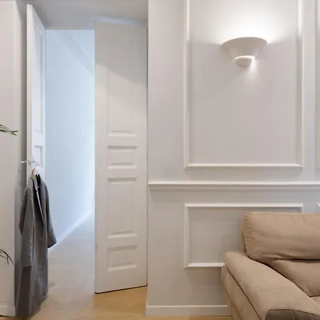 Lägenhet Gioberti's - 100 Sqm - 2 Bedrooms And Free Private Parking In The Center Turin